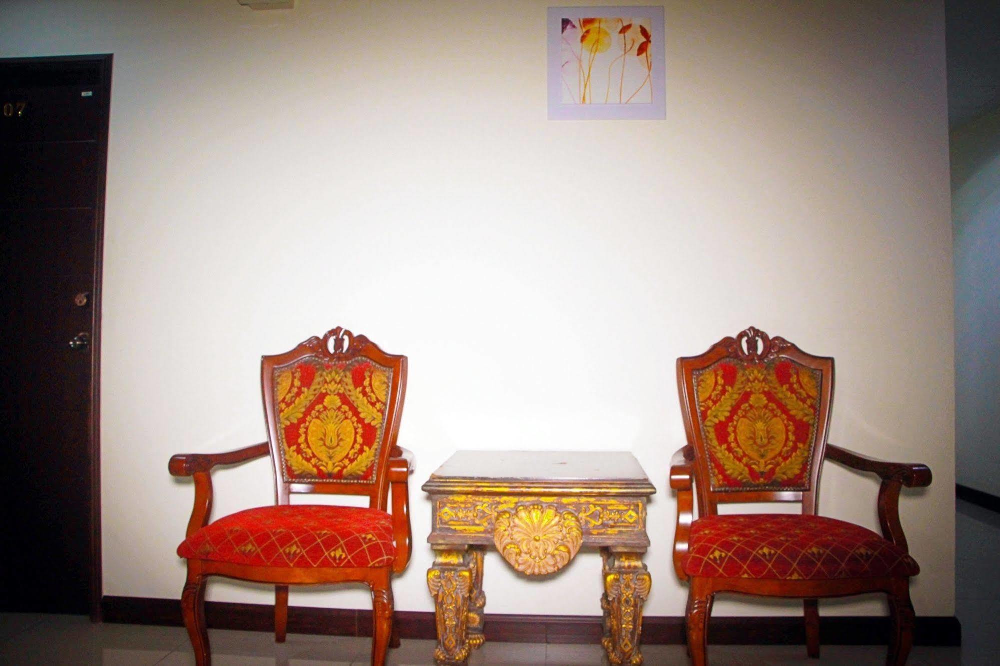 Royal Q & D Suites Pattaya Ngoại thất bức ảnh