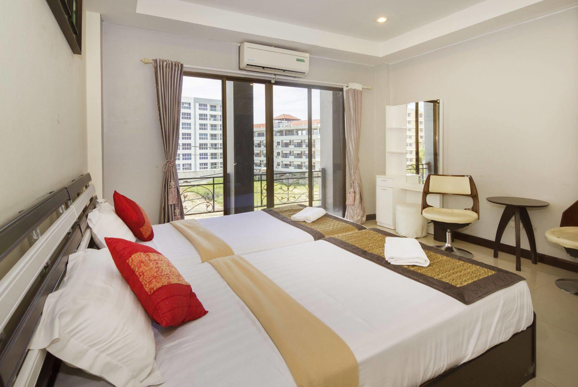 Royal Q & D Suites Pattaya Ngoại thất bức ảnh