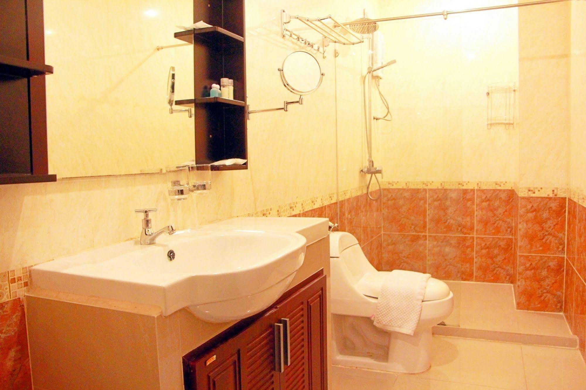 Royal Q & D Suites Pattaya Ngoại thất bức ảnh