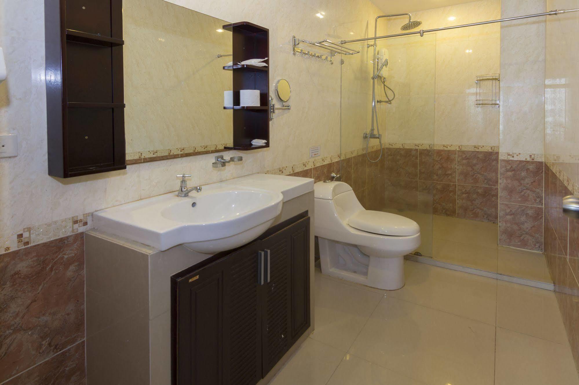 Royal Q & D Suites Pattaya Ngoại thất bức ảnh