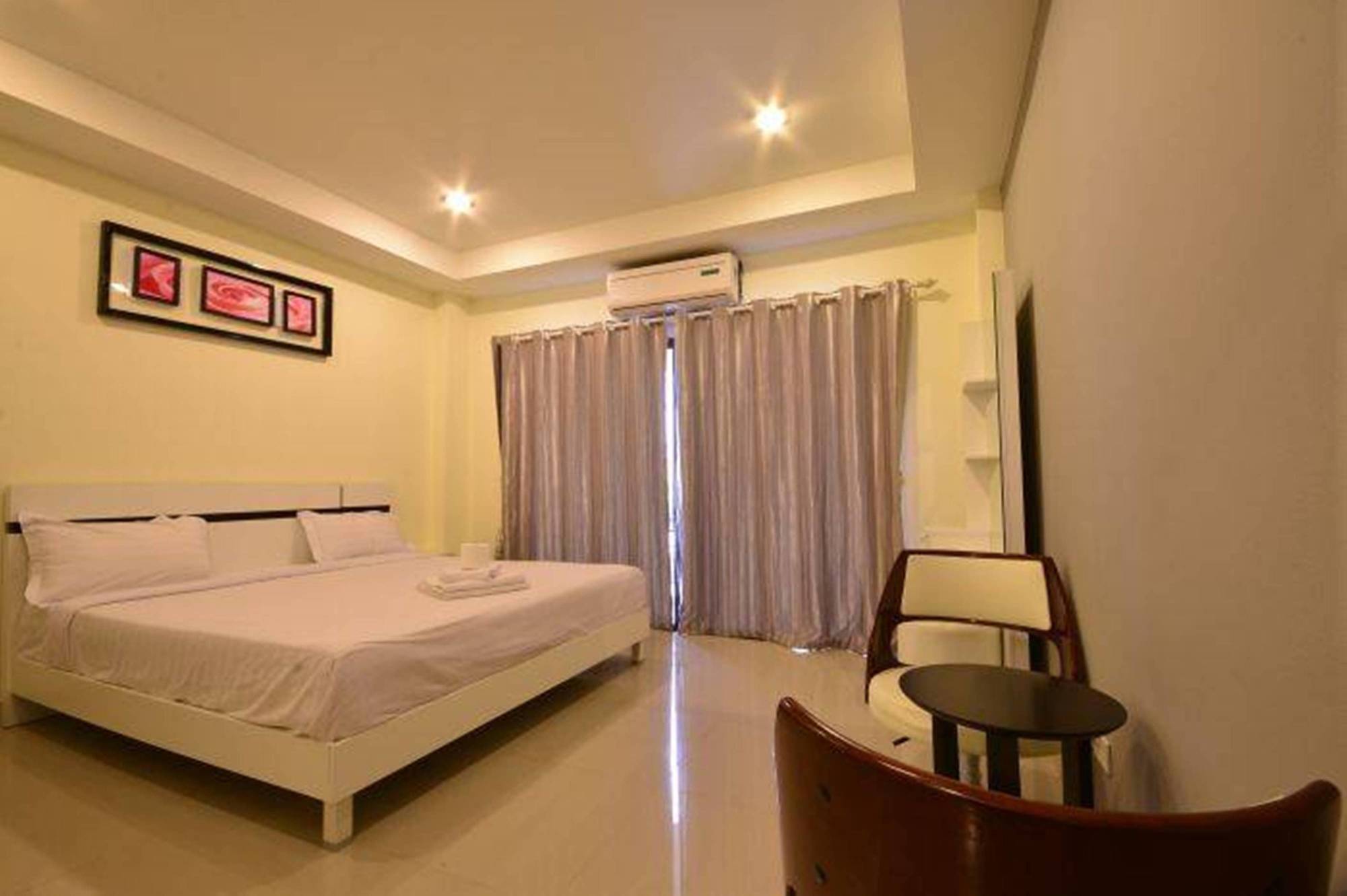 Royal Q & D Suites Pattaya Ngoại thất bức ảnh